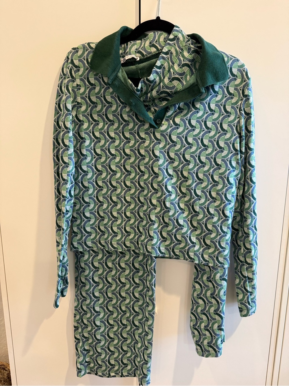 Green Patterned Coord Set - Cozy Long Sleeve Top & Pants